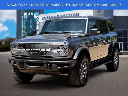 Used 2022 Ford Bronco Badlands image 2