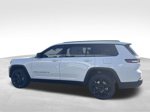 New 2025 Jeep Grand Cherokee L Altitude image 5