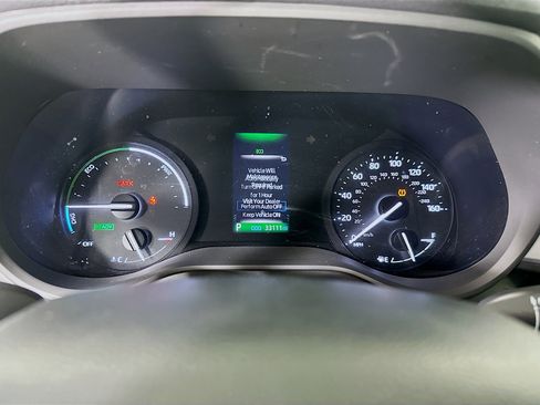 Used 2023 Toyota Sienna XLE image 19