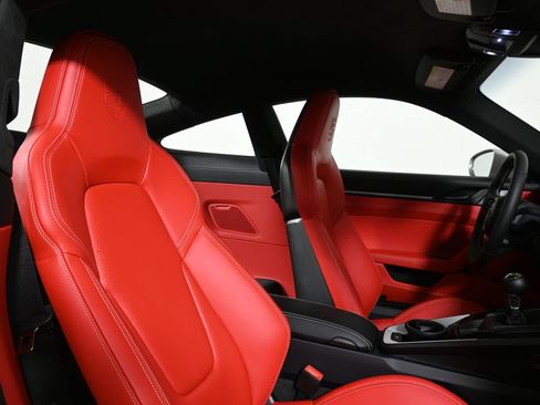 Used 2024 Porsche 911 GT3 RWD image 34