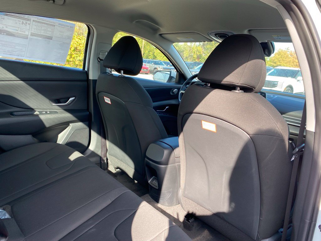 New 2026 Hyundai Elantra Hybrid FWD image 34