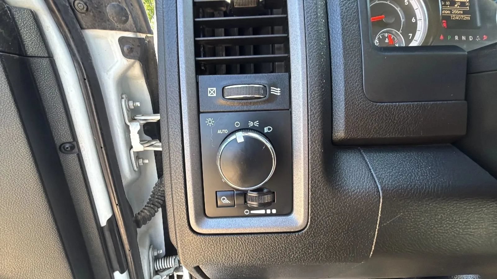 Used 2022 RAM 1500 Classic Tradesman AWD/4WD image 23