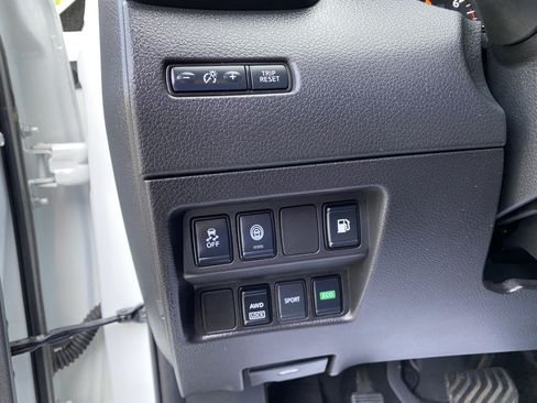 Used 2020 Nissan Rogue S AWD/4WD image 18