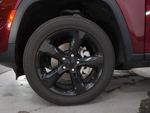 Used 2023 Jeep Grand Cherokee Altitude AWD/4WD image 30
