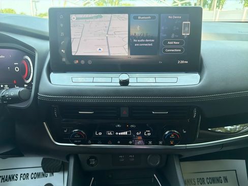 Used 2025 Nissan Rogue SL w/ SL Premium Package AWD/4WD image 39