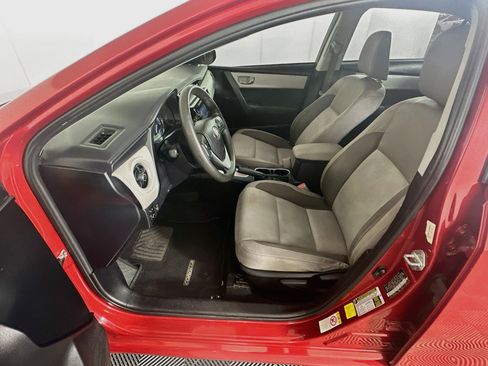 Used 2018 Toyota Corolla LE FWD image 13