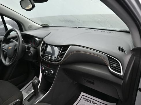 Used 2017 Chevrolet Trax LS AWD/4WD image 9