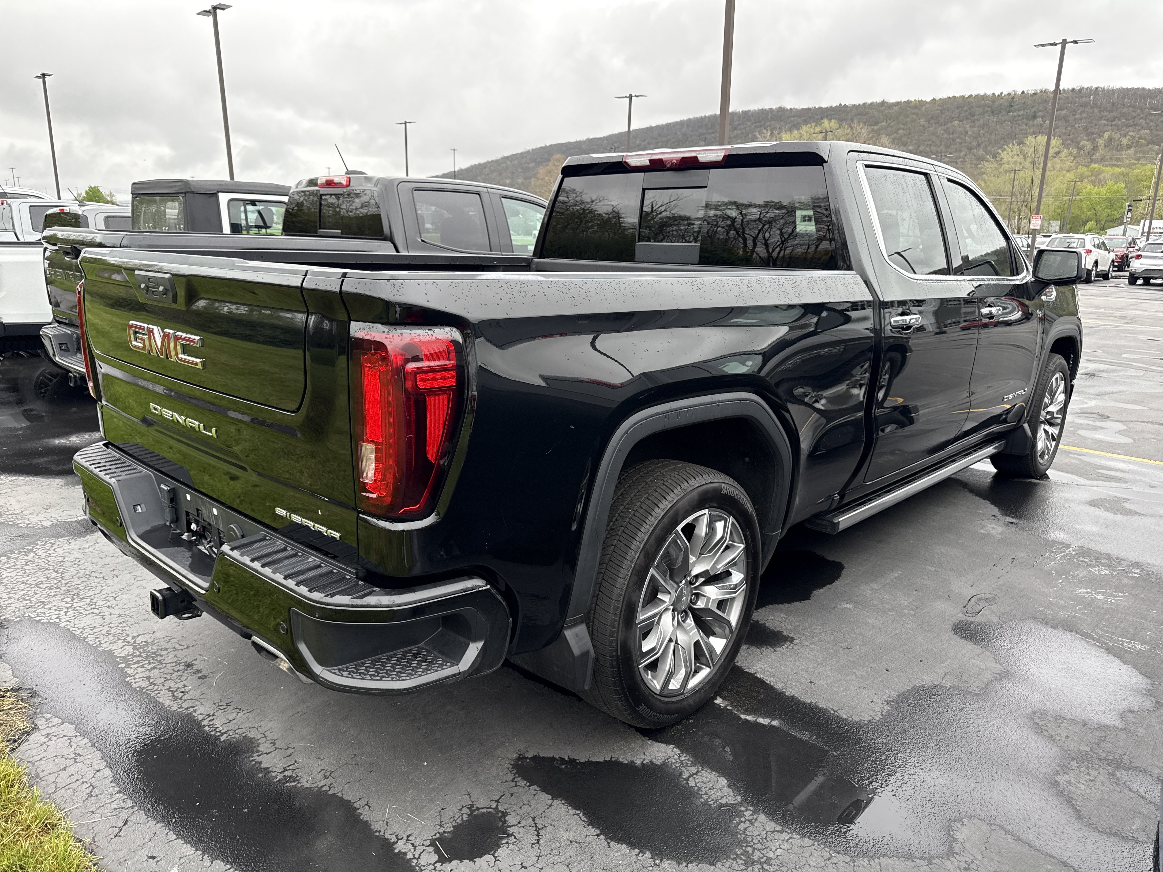 Used 2024 GMC Sierra 1500 Denali w/ Denali Reserve Package AWD/4WD image 10