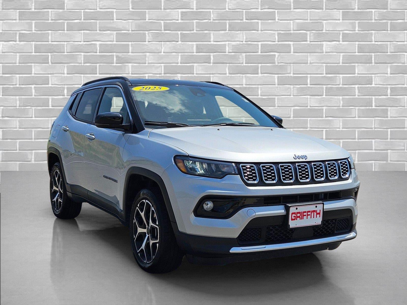 Used 2025 Jeep Compass Limited AWD/4WD image 3