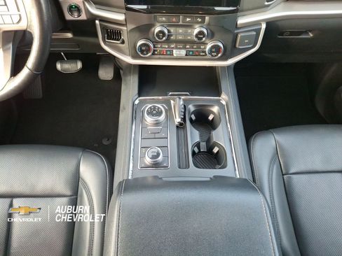 Used 2024 Ford Expedition XLT AWD/4WD image 12