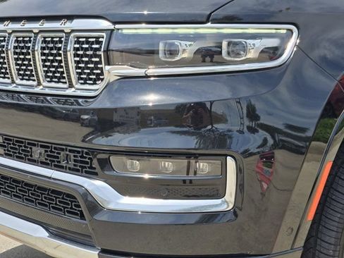 Used 2022 Jeep Grand Wagoneer Series III w/ Rear Seat Video Group 1 AWD/4WD image 9