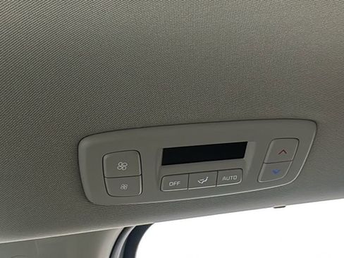 New 2026 Kia Carnival EX FWD image 39