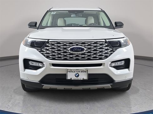 Used 2020 Ford Explorer Platinum w/ Premium Technology Package image 3