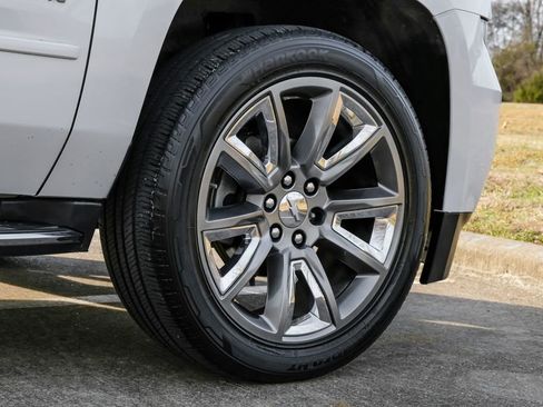 Used 2019 Chevrolet Suburban Premier image 71