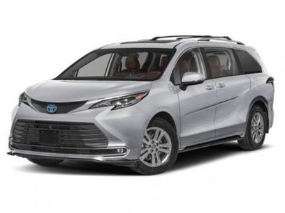 Used 2025 Toyota Sienna Platinum