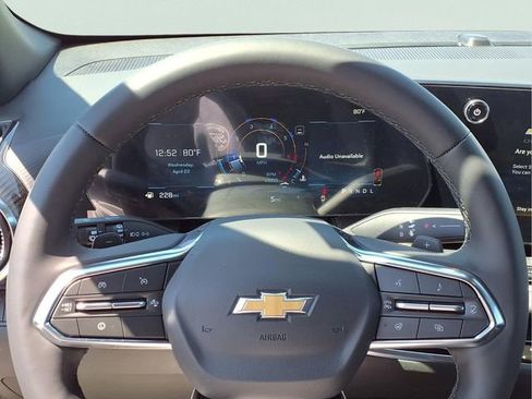 New 2026 Chevrolet Equinox LT w/ Convenience Package II FWD image 9