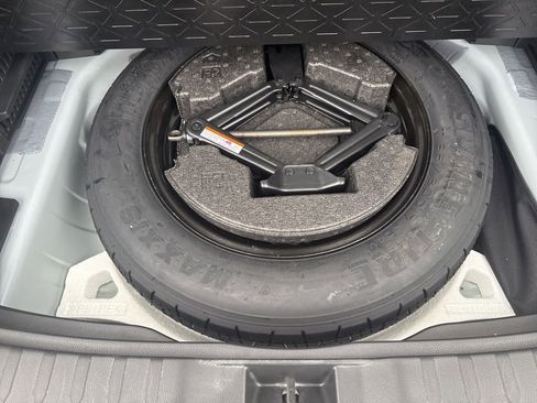 Used 2025 Toyota RAV4 LE image 29