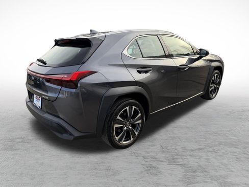 Used 2022 Lexus UX 200 image 7