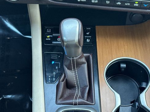 Used 2018 Lexus RX 450h AWD w/ Premium Package image 19