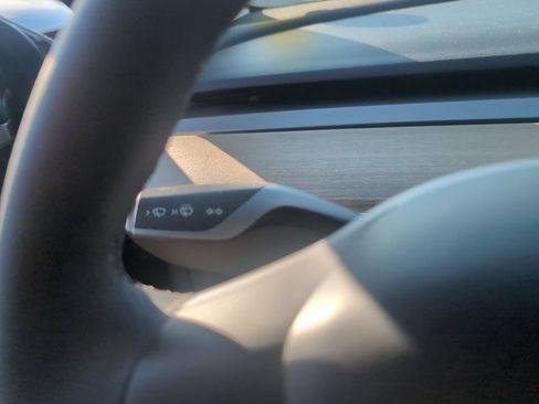 Used 2023 Tesla Model 3 Standard Range image 23