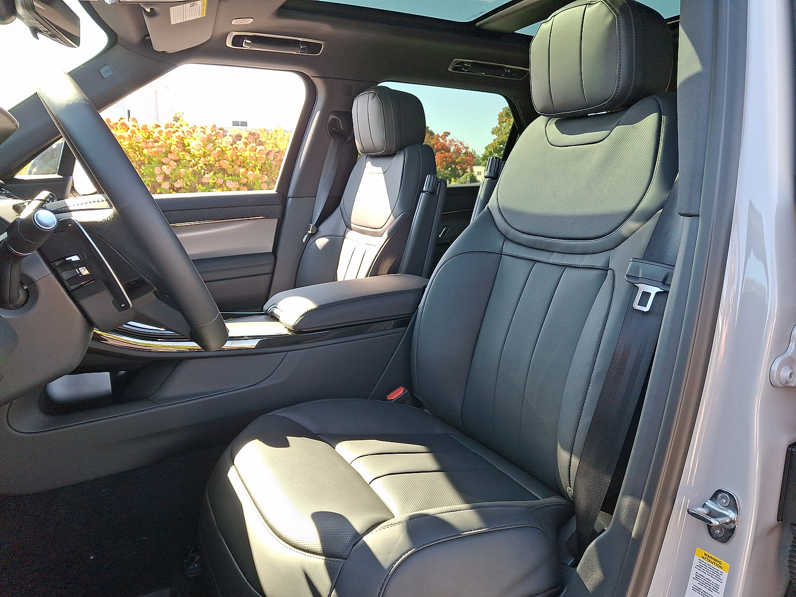 New 2027 Land Rover Range Rover Sport Dynamic SE AWD/4WD image 9