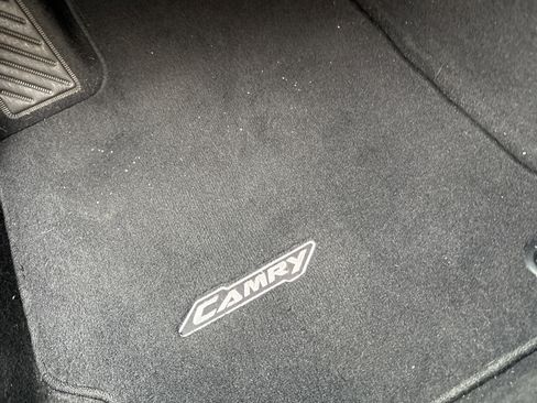 Used 2015 Toyota Camry XSE image 17