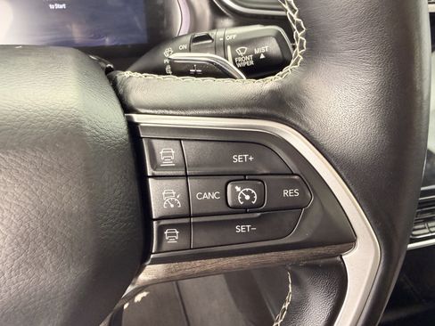 Used 2021 Jeep Grand Cherokee L Limited AWD/4WD image 16