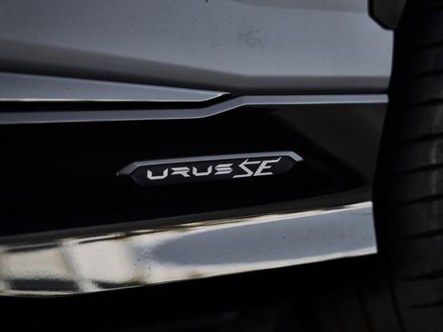 Used 2025 Lamborghini Urus Performante AWD/4WD image 9
