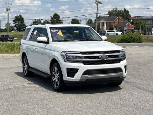Certified 2024 Ford Expedition XLT RWD image 3