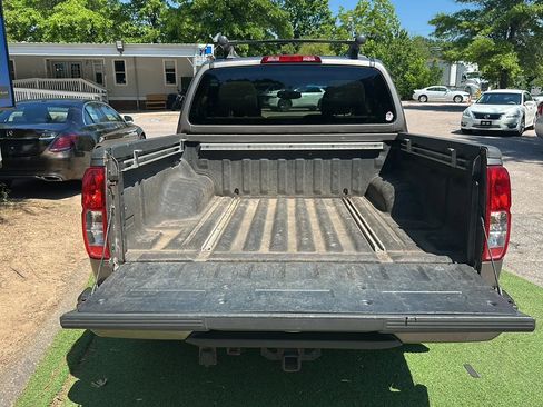 Used 2005 Nissan Frontier LE w/ (J01) Sunroof Pkg RWD image 9