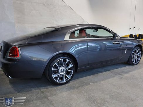 Used 2019 Rolls-Royce Wraith RWD image 6