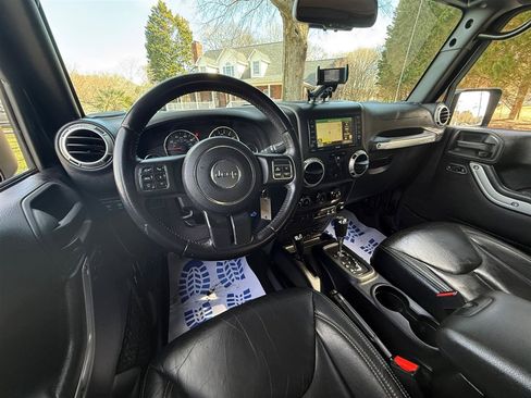 Used 2015 Jeep Wrangler Unlimited Rubicon w/ Dual Top Group AWD/4WD image 56