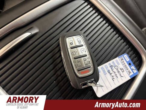 Used 2023 Chrysler Pacifica Touring-L image 22