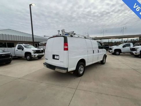 Used 2022 Chevrolet Express 2500 Work Van w/ Driver Convenience Package image 5