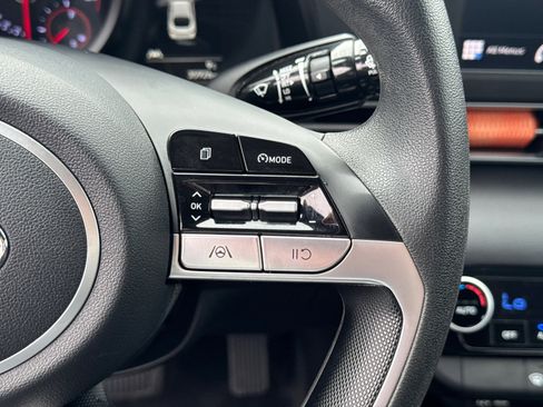 Used 2023 Hyundai Elantra SEL image 26