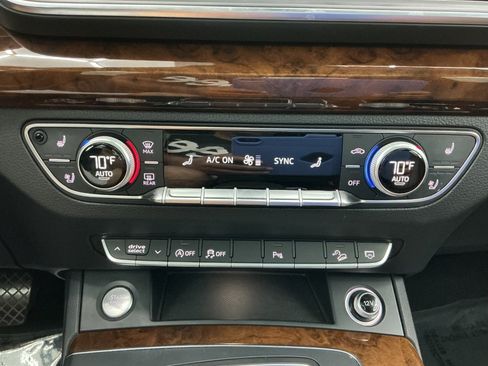 Used 2018 Audi Q5 2.0T Premium Plus AWD/4WD image 35