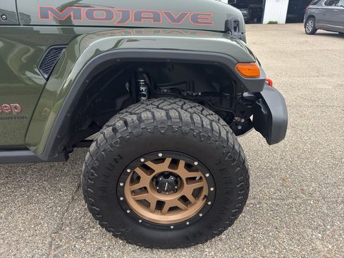 Used 2021 Jeep Gladiator Mojave w/ Dual Top Group AWD/4WD image 22