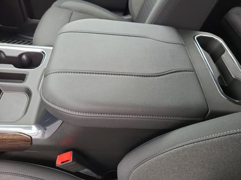 New 2025 GMC Sierra 1500 Elevation image 19