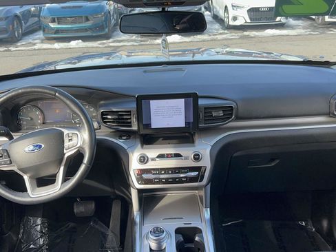 Used 2022 Ford Explorer XLT w/ Equipment Group 202A image 34