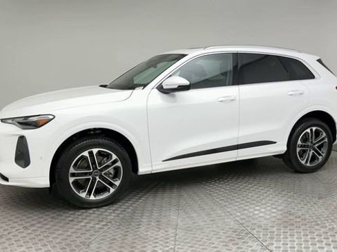 Used 2025 Audi Q5 Premium w/ Convenience Package AWD/4WD image 6