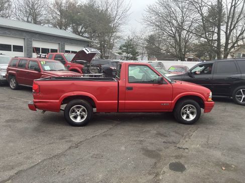 Used 2000 Chevrolet S10 Pickup LS w/ Preferred Equipment Group image 9