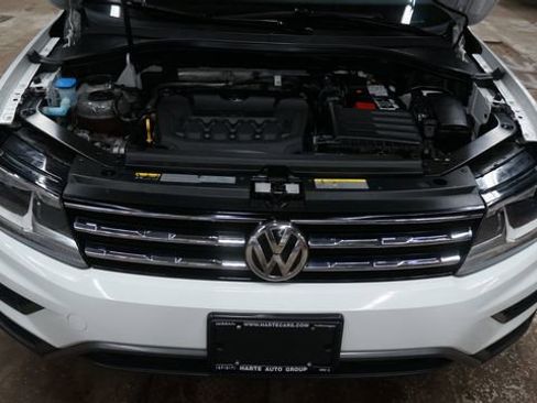 Certified 2021 Volkswagen Tiguan SE w/ Panoramic Sunroof Package image 70
