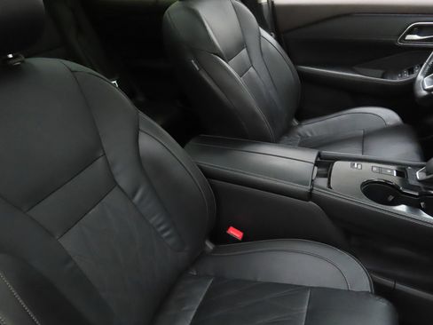 Used 2023 Nissan Rogue Platinum FWD image 27