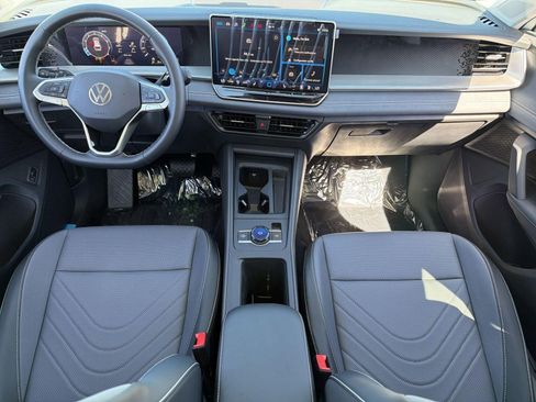 New 2026 Volkswagen Tiguan SE AWD/4WD image 17