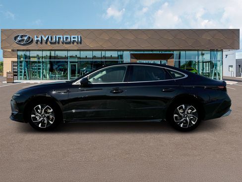 Certified 2025 Hyundai Sonata SEL AWD/4WD image 3