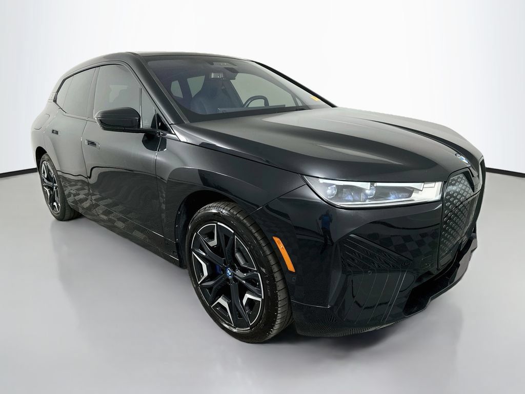 Used 2024 BMW iX xDrive50 w/ Premium Package AWD/4WD image 3