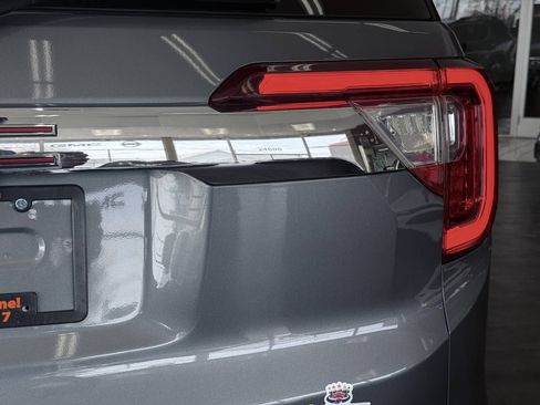 Used 2022 GMC Acadia Denali w/ Denali Ultimate Package FWD image 12