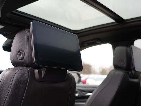 Used 2021 GMC Yukon XL Denali w/ Denali Premium Package image 22