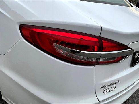 Certified 2019 Ford Fusion SE image 28