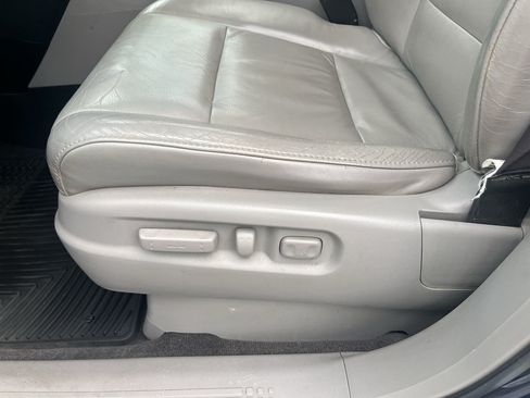 Used 2011 Honda Pilot Touring image 31